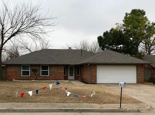 112 W Meade Dr, Yukon, OK 73099