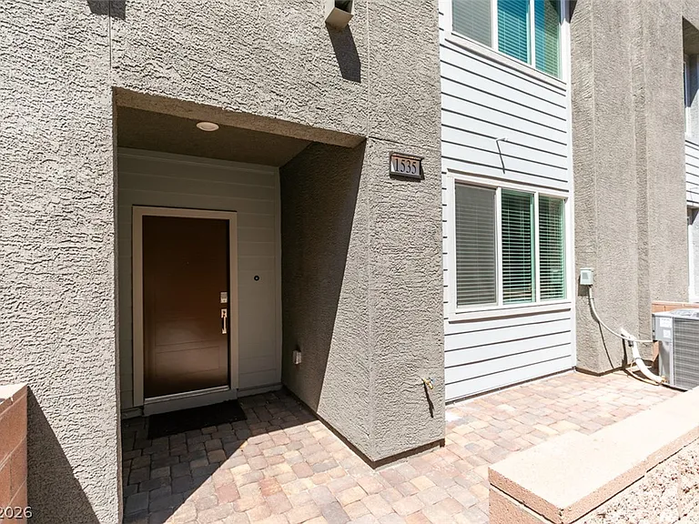 1535 Maria Crossing Ave — Photo 3