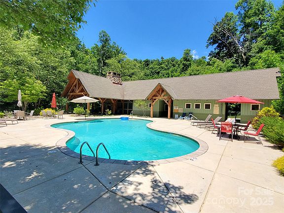 5th image of 307 Summer Orchard Dr