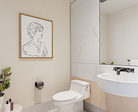 3rd image of 77 Greenwich St #20D