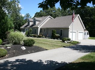 33 Colonial Farm Rd, Haverhill, MA 01832