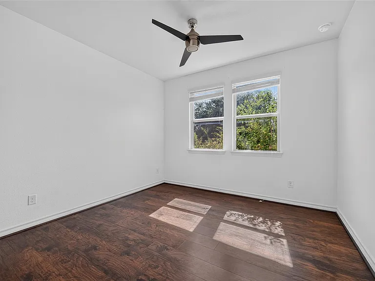 7634 Leonardo Dr — Photo 9