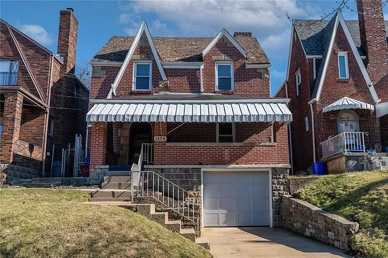 1404 Hawthorne St photo 1