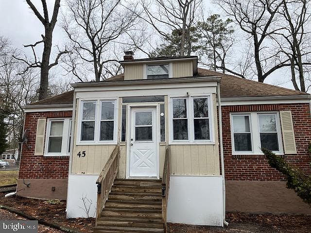1st image of 45 W Lakeshore Dr