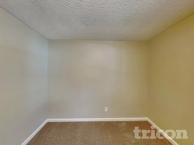 101 Halehaven Dr — Photo 9