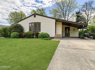 29 Woodshore E, Keyport, NJ