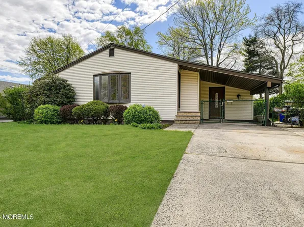 29 Woodshore E, Keyport, NJ 07735