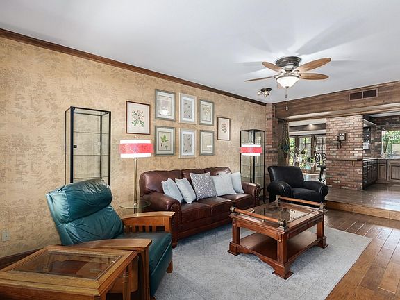 4th image of 3801 E Desert Cove Ave