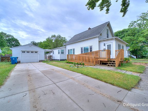 2nd image of 2165 Morton Ave