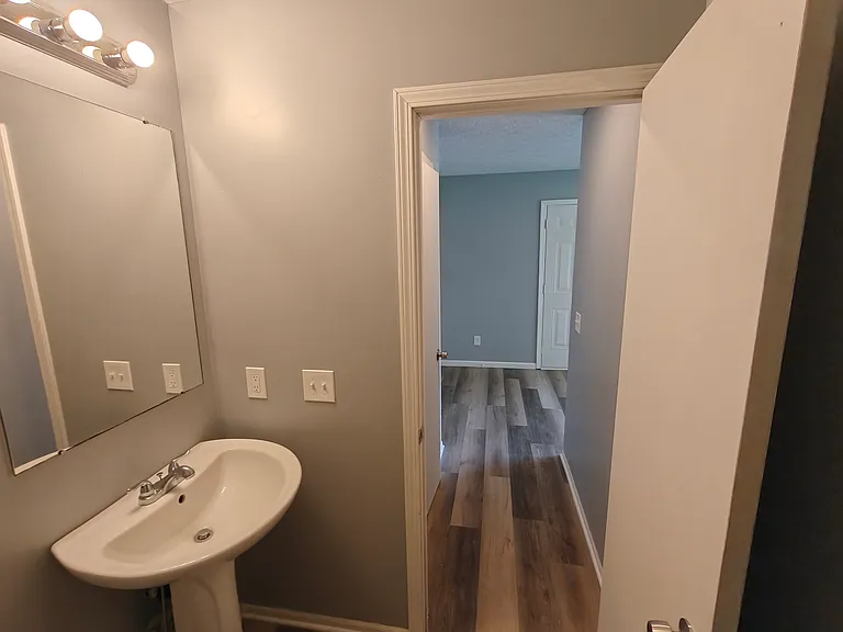 405 Homestead St — Photo 9