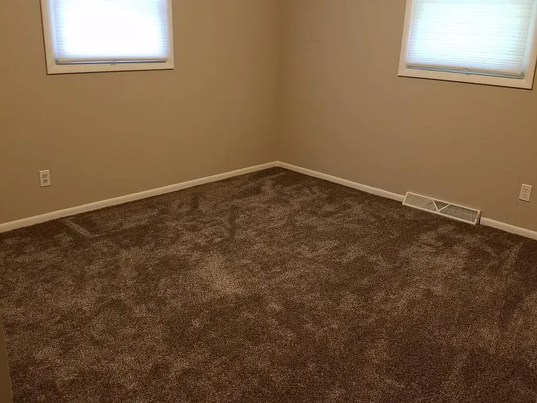 10400 Leland Dr — Photo 8
