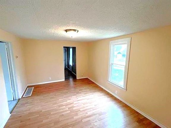 4th image of 602 Fitzhugh St