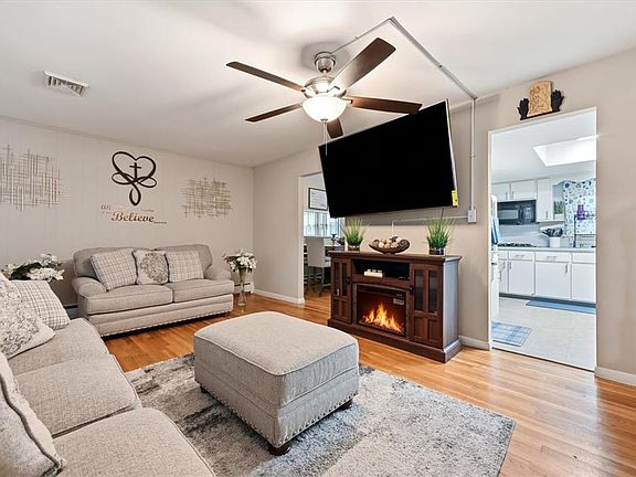 5th image of 2259 Pinehurst Rd