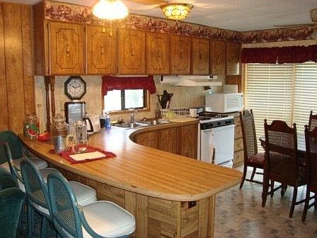 5th image of 18 Camper Ln