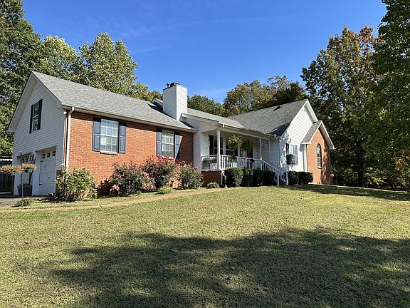 2nd image of 400 Autumn Wood Dr