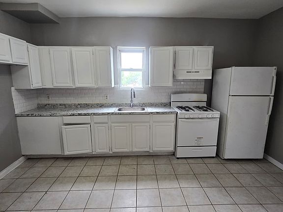 2nd image of 264 S 1st St #1A