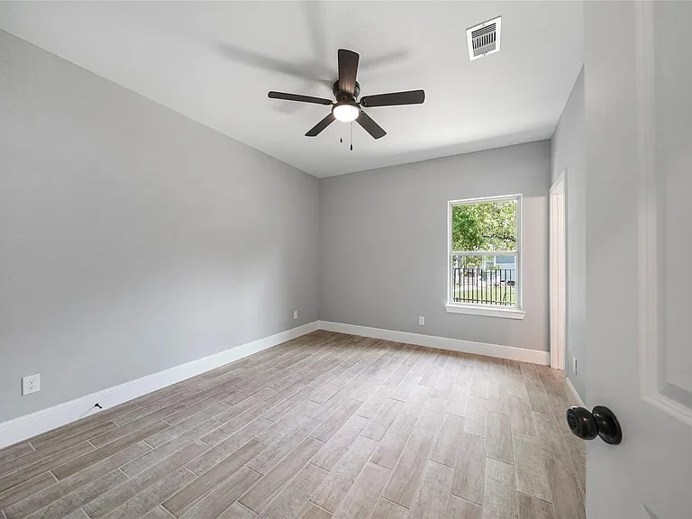 4205 Elmwood St #B — Photo 21