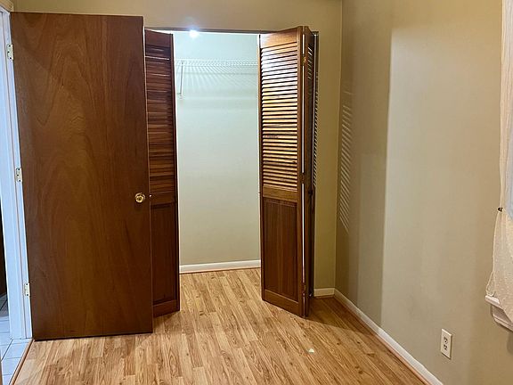 4th image of 932 N Washtenaw Ave #2