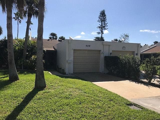 1st image of 409 Hawthorne Ct