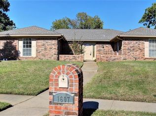 1607 Trail Glen Ct, Pantego, TX 76013