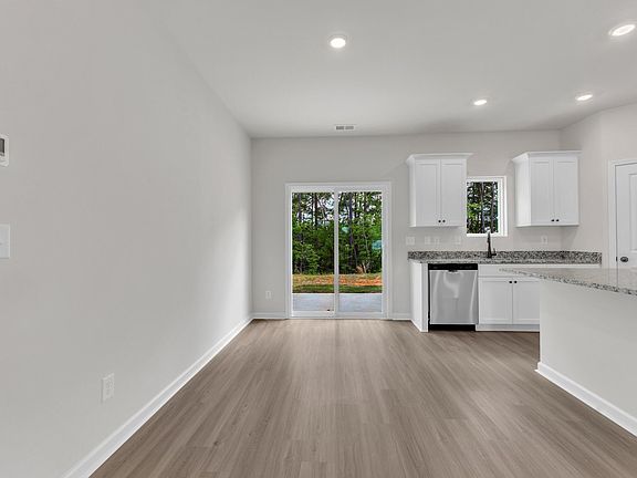 3rd image of 201 Benton Dr