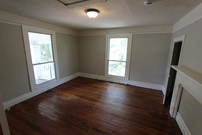 3 bed, 2.0 bath, 1462 sqft, $2,000 — Photo 4