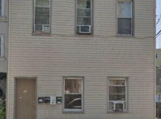 11 Komorn St, Newark, NJ 07105