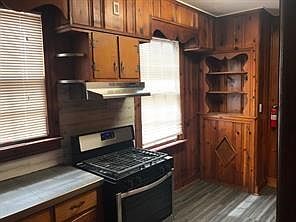 4th image of 4217 Fontainebleau Dr APT E