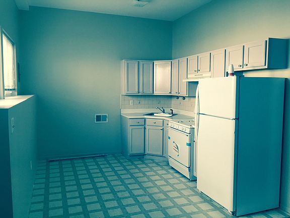4th image of 25 Bayview Ln