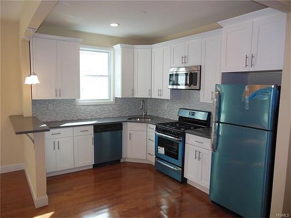 4th image of 4049 Edson Ave