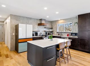 3261 Schoolhouse Dr, Waterford, MI