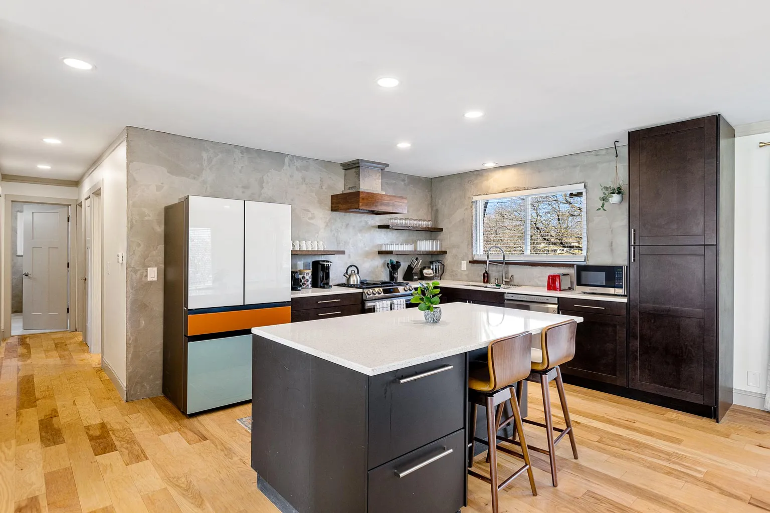 3261 Schoolhouse Dr photo 1