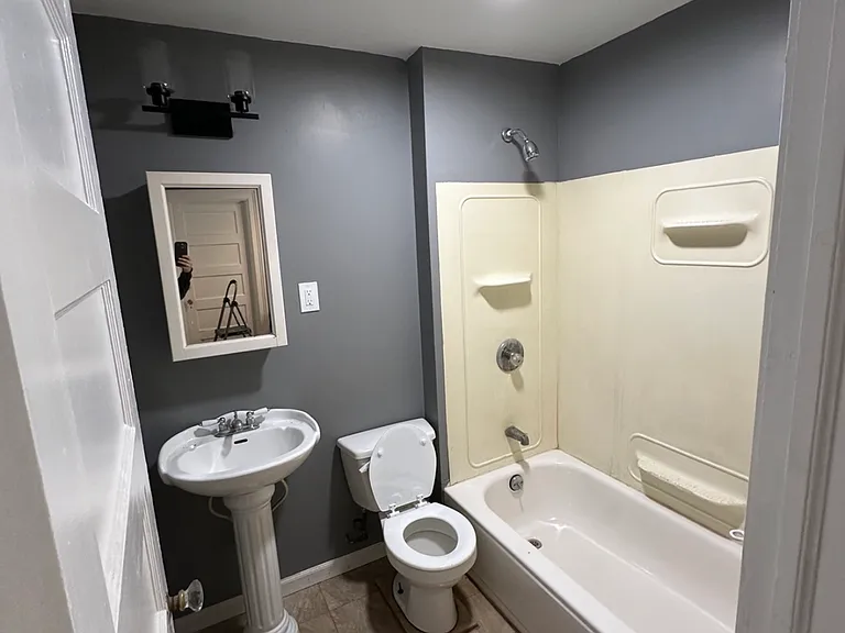 48 Custer St — Photo 5