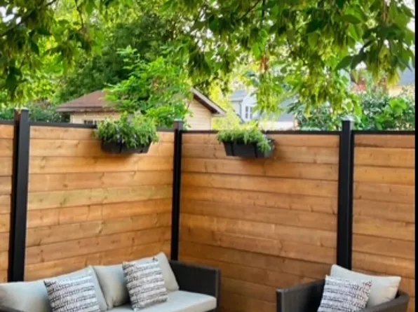 1024 Cannon St E, Hamilton, ON L8L 2H6