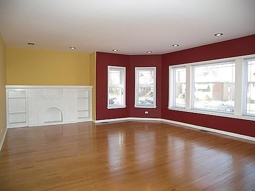 3rd image of 8229 S Dante Ave