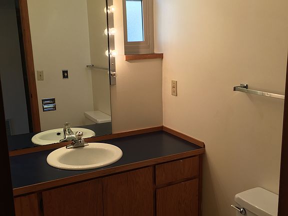 3rd image of 2303 Franklin Ave E APT 1