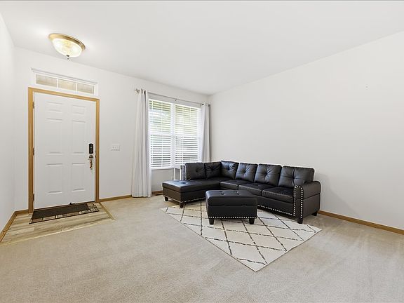 4th image of 1916 Castle Ridge Dr