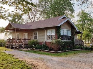 17605 E Overland Rd, Nevada, MO 64772