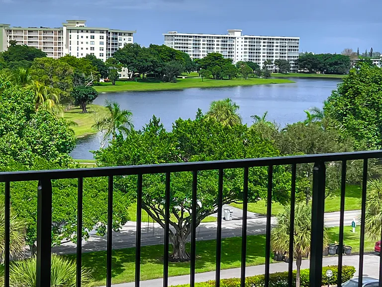 2850 N Palm Aire Dr #6 — Photo 17