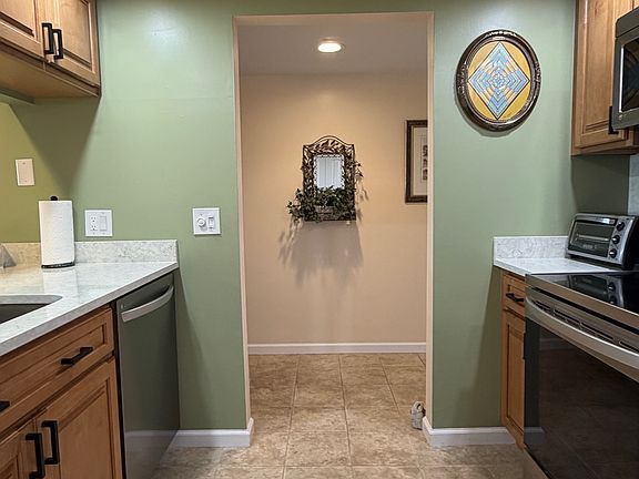 4th image of 39 Plantation Dr APT 101