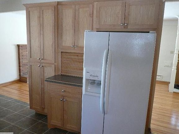 4th image of 1255 Hall Ave