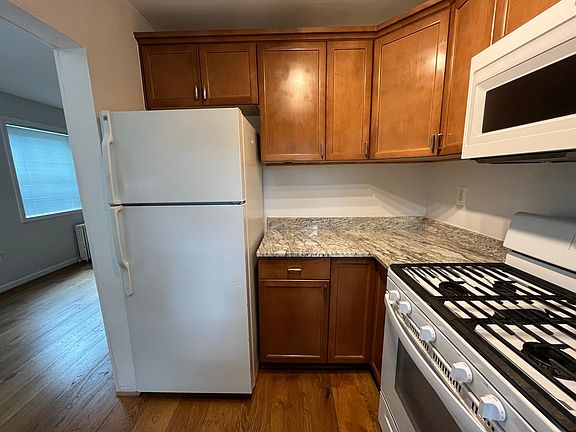 Lots of cabinet space