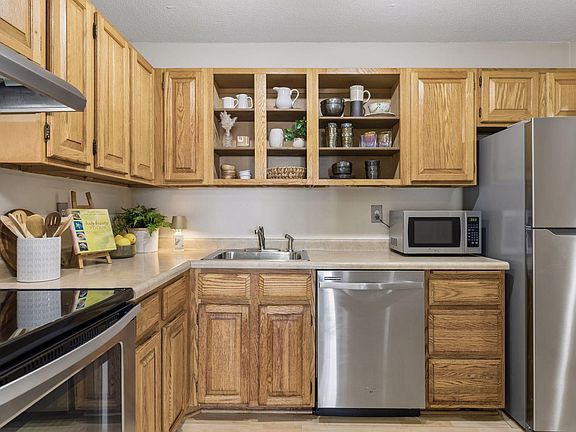 5th image of 400 Groveland Ave APT 1212