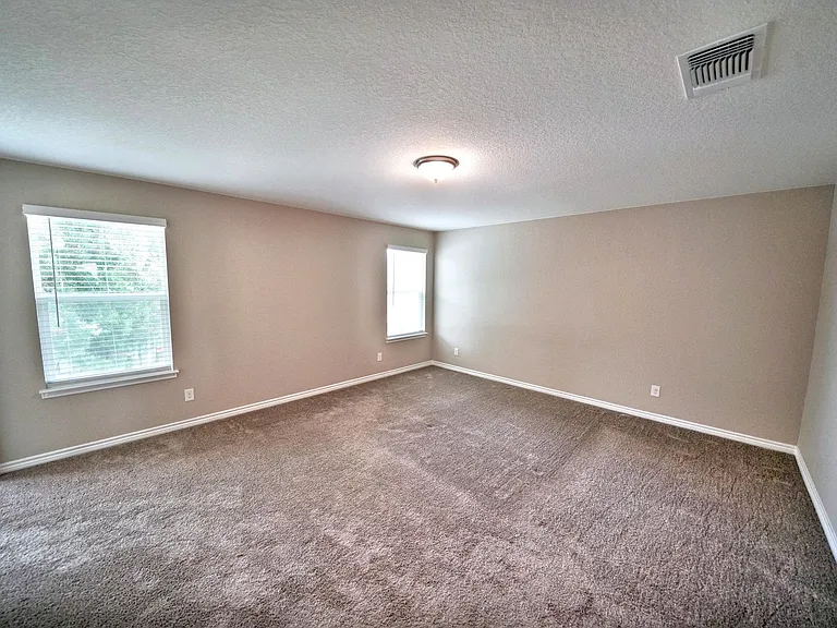 107 Kyle Cv — Photo 27