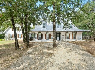 412 Woody Hollow Rd, Luling, TX 78648