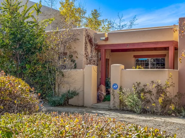 7 New Village Ave, Santa Fe, NM 87508