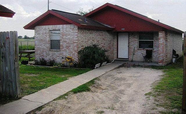 2nd image of 2320 Cypress Dr