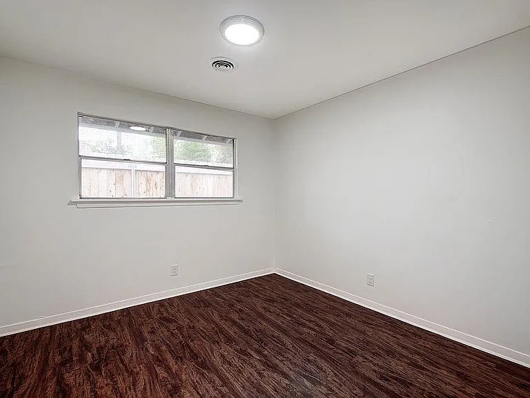 6108 Cherrylawn Cir — Photo 14