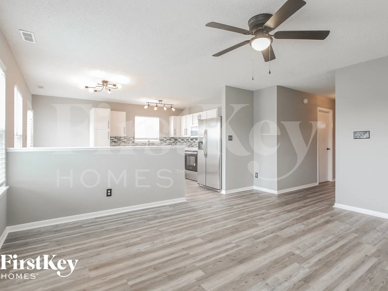 3 bed, 2.0 bath, 1204 sqft, $1,960 — Photo 3