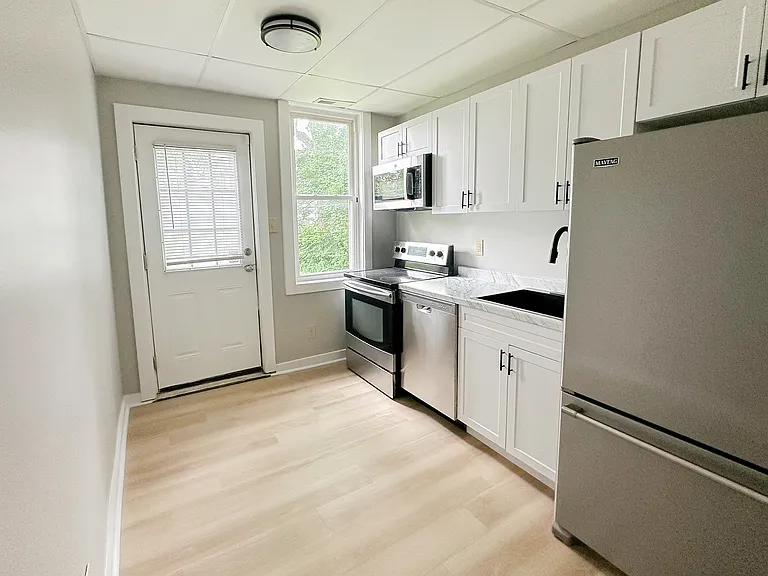2313 East Ave — Photo 1